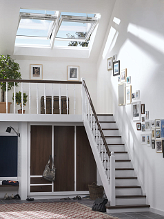 Купить Мансардное окно VELUX PREMIUM GGL INTEGRA ® с электроуправлением CK02 306821 55х78см ручка сверху / двухкамерное - изображение 2